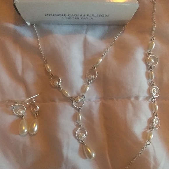 Avon Jewelry - Last chance! Beautiful (3) Pearlesque Set Avon Jewelry - Last chance! Beautiful (3) Pearlesque Set